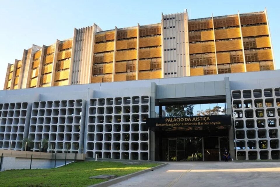 TJGO conclui PAD e determina suspensão por 90 dias servidora acusada de assédio moral