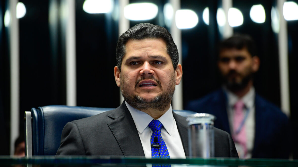 Alcolumbre diz que sabatina a Jorge Messias ao STF ocorrerá em 'momento oportuno'