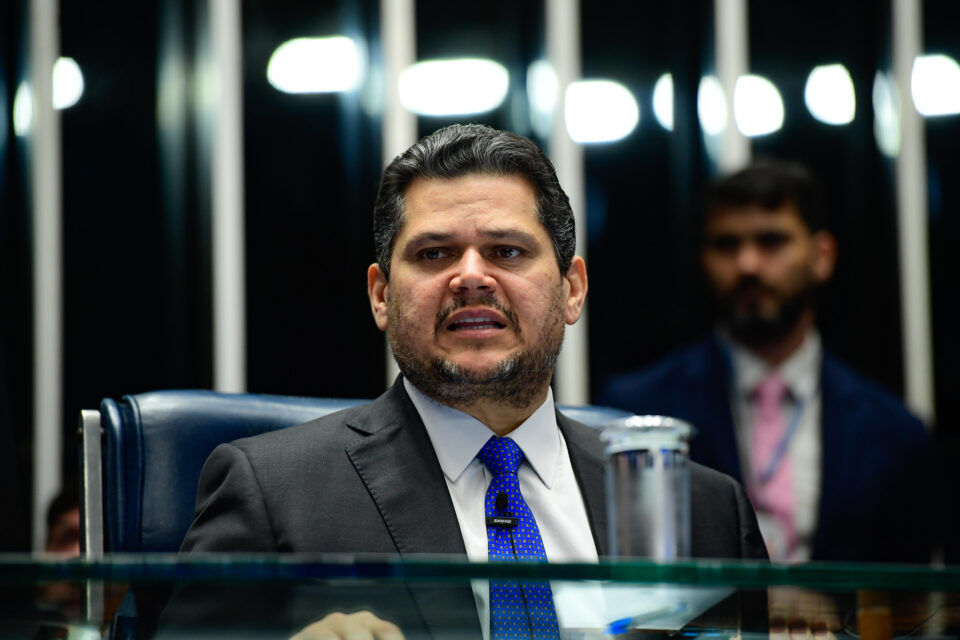 Alcolumbre diz que sabatina a Jorge Messias ao STF ocorrerá em 'momento oportuno'
