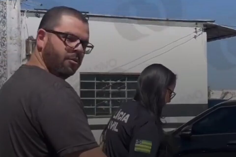 Delegado preso por desvios na educação em Rio Verde ameaçou mulher com 'flores'