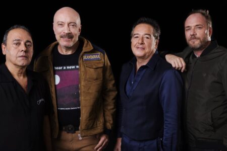 Festival de rock agita Nerópolis com shows de Mr. Gyn e IRA