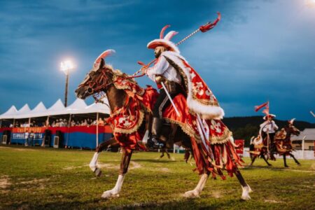 Cavalhadas chegam à cidade de Goiás neste fim de semana