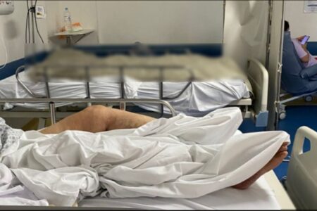 Corpo foi deixado ao lado de pacientes em enfermaria coletiva no Hugo (Foto: arquivo pessoal)