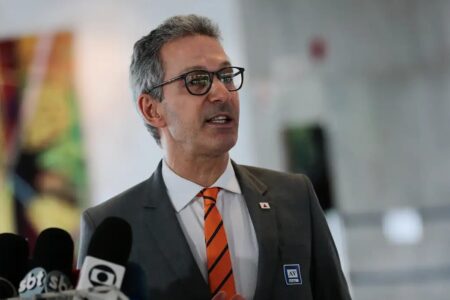 Governador de Minas Gerais Romeu Zema lança pré-candidatura à Presidência com ataques a Alexandre de Moraes