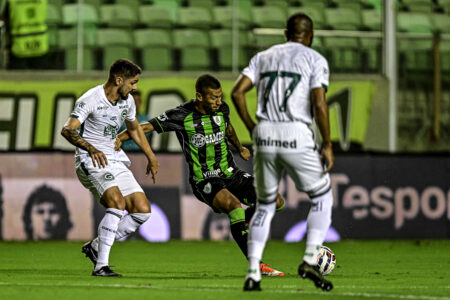 Goiás leva vantagem no histórico, enquanto Coelho venceu no primeiro turno