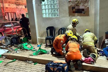 Justiça mantém preso homem que atropelou 14 pessoas no DF sob efeito de álcool e drogas Walisson Carvalho atropelou na porta de uma igreja