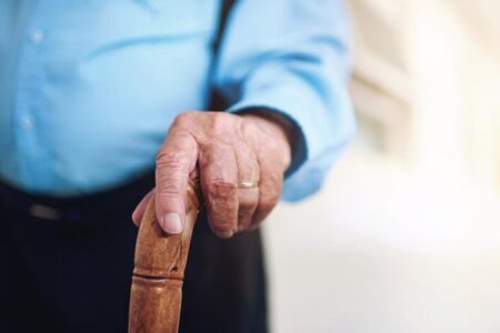 Idoso chinês pede divórcio após se apaixonar por IA Homem passou a acreditar que a personagem virtual era uma pessoa real