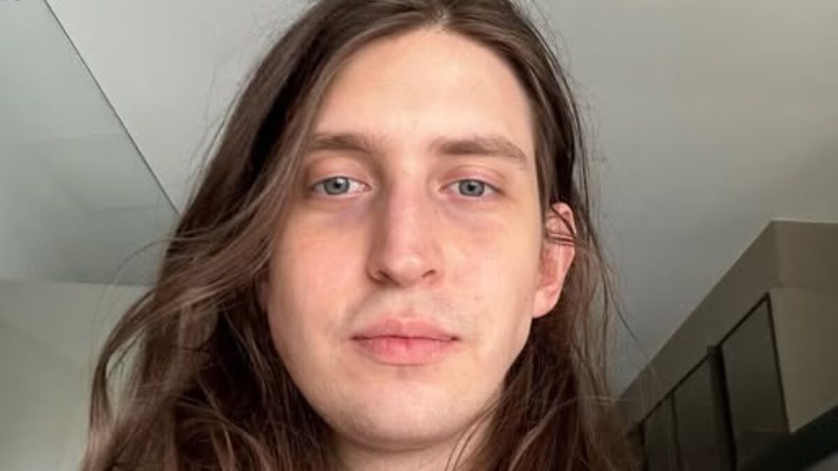 Felca passou a andar em blindado com seguranças após denunciar influencers