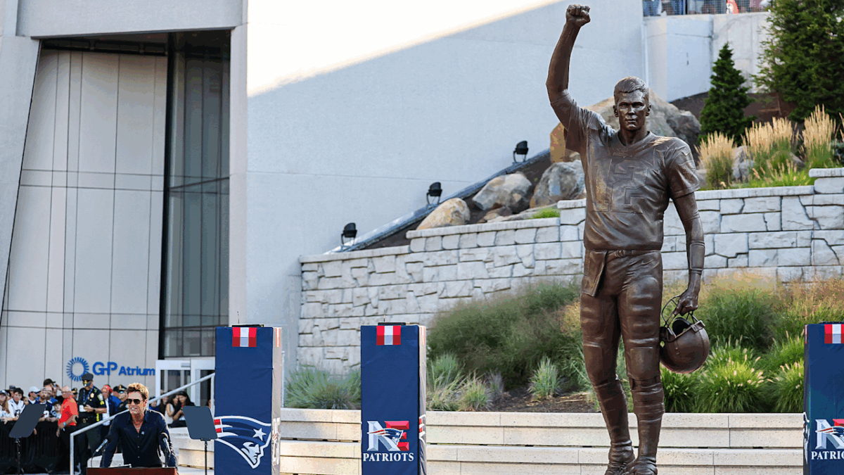 Estátua em homenagem ao ex-jogador de futebol americano Tom Brady