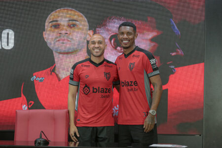 Atlético apresenta oficialmente Dudu e Lelê