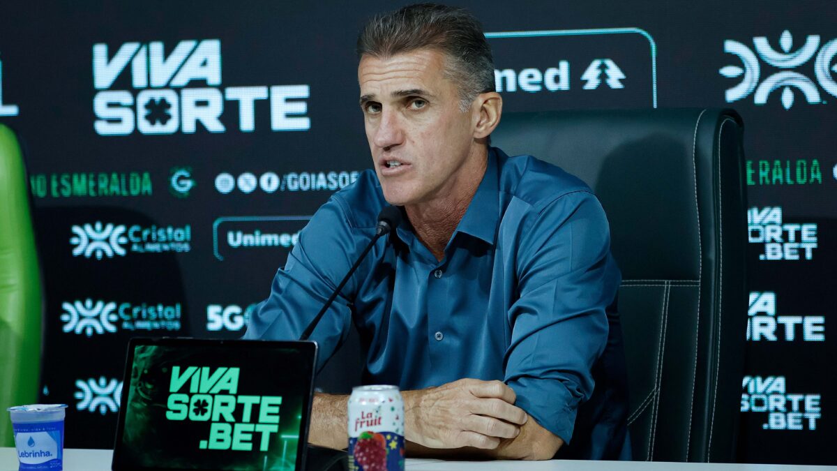 Mancini reconhece queda de rendimento, mas busca equilíbrio na sequência para o Goiás