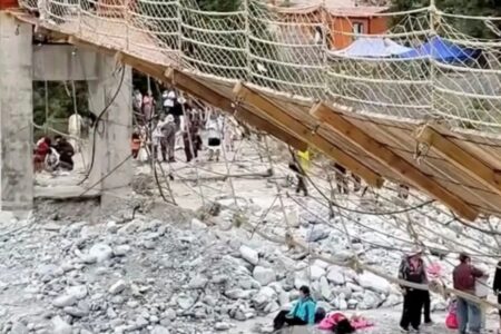 Vídeo: Ponte na China se rompe e mata cinco pessoas Incidente ocorreu em área turística na região de Xinjiang