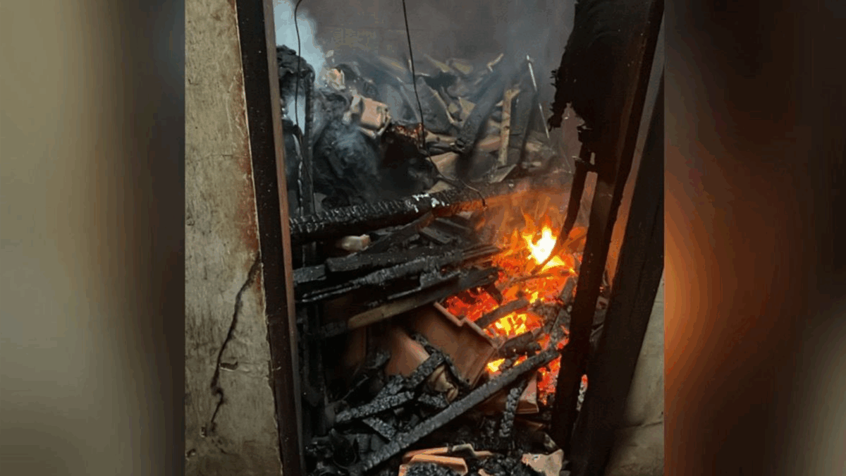 Casa incendiada em Porteirão (Foto: Reprodução)