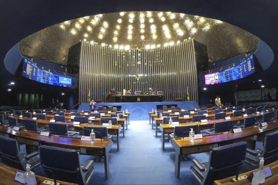 Cresce pressão para que Alcolumbre limite poderes do STF (Foto: Agência Brasil)