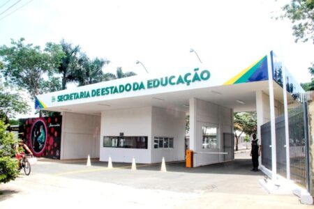 Imagem da fachada da SEDUC de Goiás