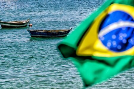 Sem conseguir diálogo com os EUA, Brasil recorre à OMC contra tarifaço (Foto: Pixabay)
