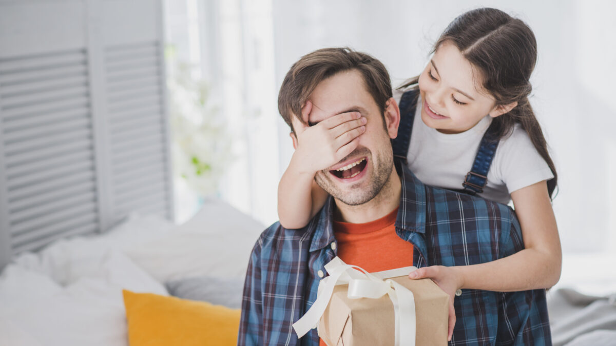 Dia dos Pais: sugestões de presentes para surpreender sem gastar muito