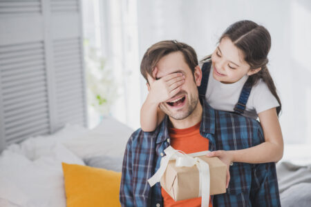 Dia dos Pais: sugestões de presentes para surpreender sem gastar muito