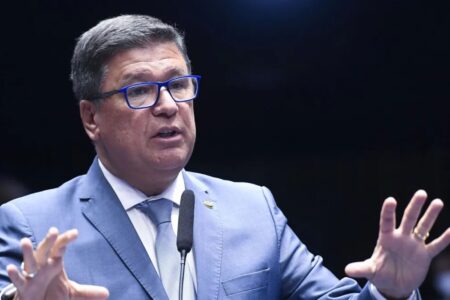 Senador Carlos Viana é eleito presidente da CPMI do INSS Governo sofre derrota, após apostar em Omar Aziz como presidente do colegiado