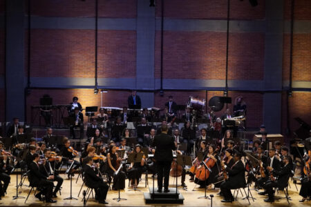 Orquestra Sinfônica Jovem de Goiás realiza concerto em Goiânia com participação de premiado violinista