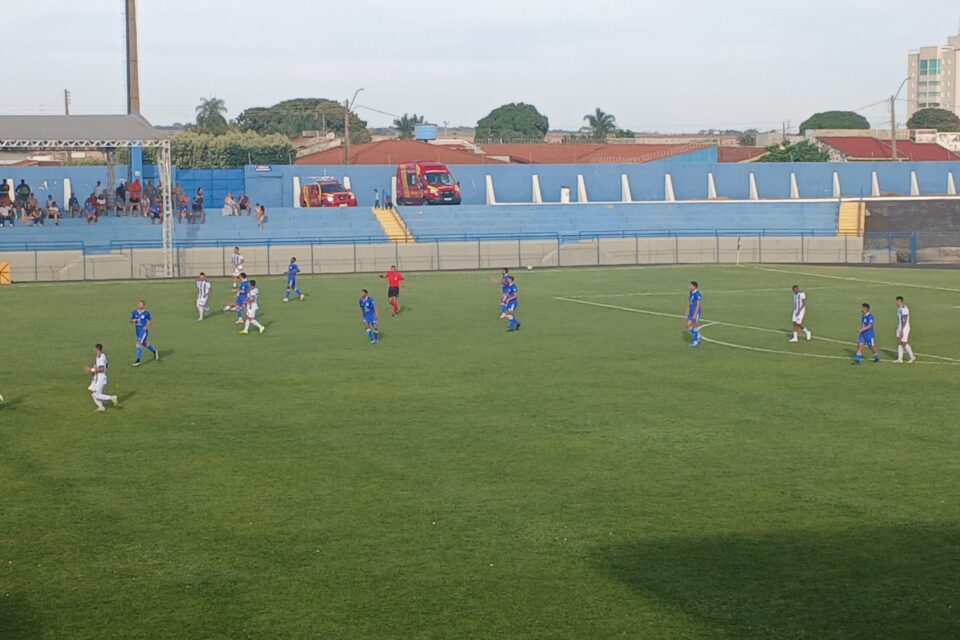 Jogo entre Goiatuba e São José