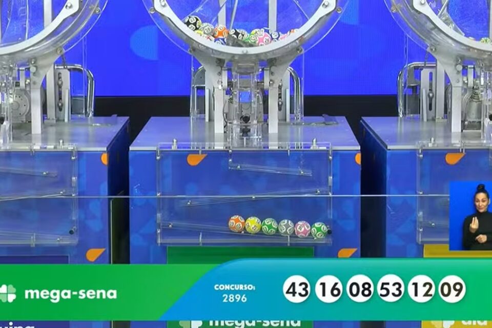 Mega tem mais de 200 goianos que fizeram a quadra, mas prêmio principal acumula em R$ 100 milhões
