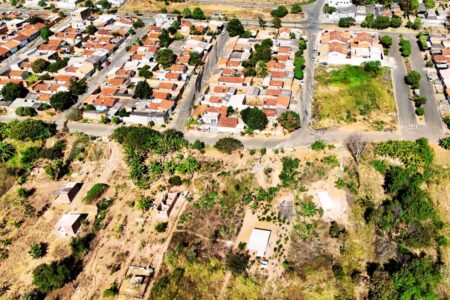 Famílias que moram em APP às margens de córrego em Goiânia têm que ir embora até 5 de agosto (Foto: Prefeitura de Goiânia)