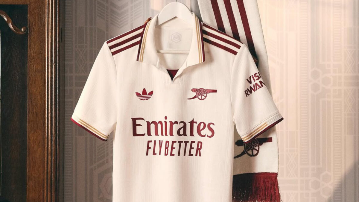 Arsenal lança camisa nova em homenagem ao antigo estádio