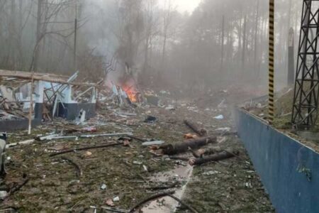 Explosão em fábrica deixa mortos e feridos em Curitiba; nove pessoas desaparecidas Oito cidades sentiram explosão em Quatro Barras