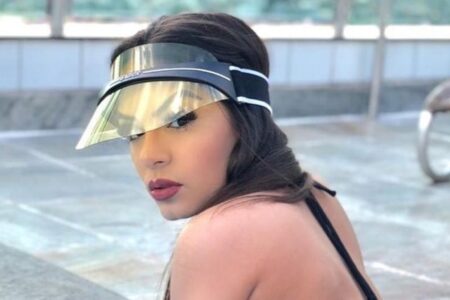 Veja como influencer do Privacy transforma meias usadas em fonte de renda milionária Kéllyta Tharsys recebe pedidos inusitados