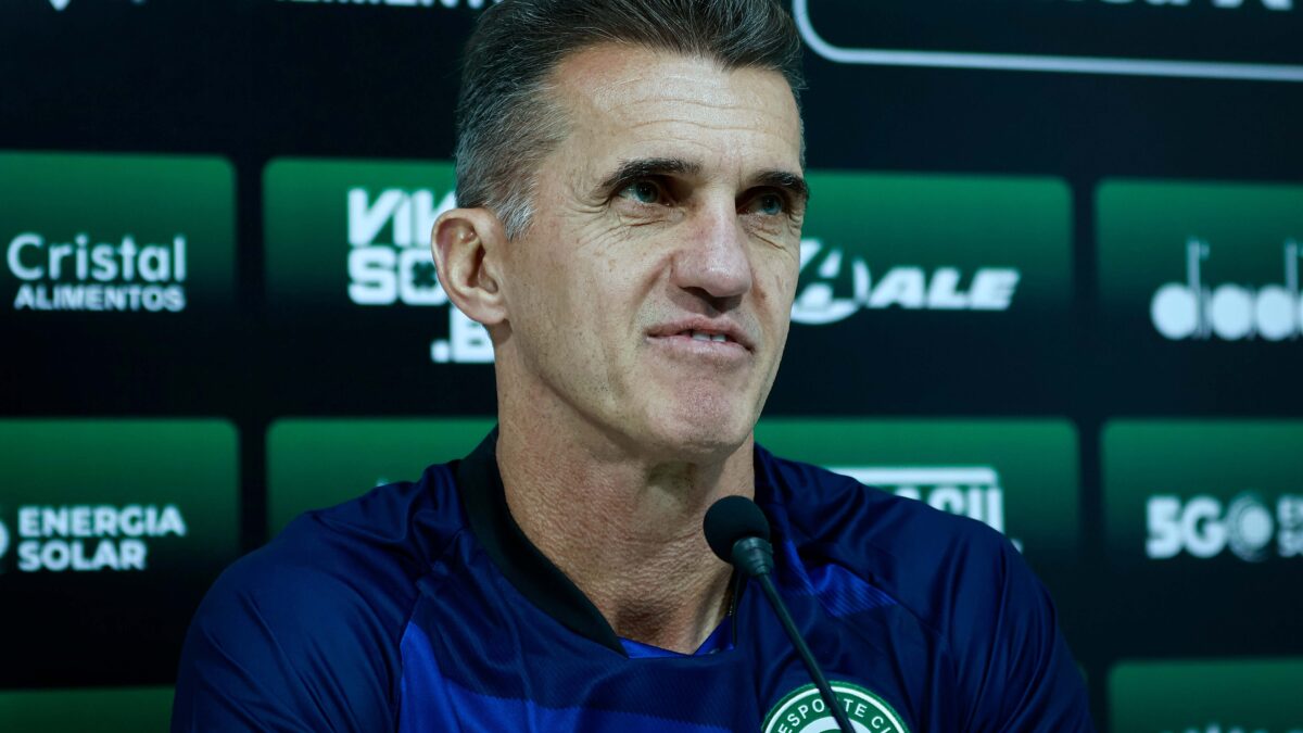 Vagner Mancini, técnico do Goiás