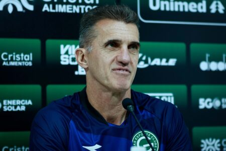 Vagner Mancini, técnico do Goiás