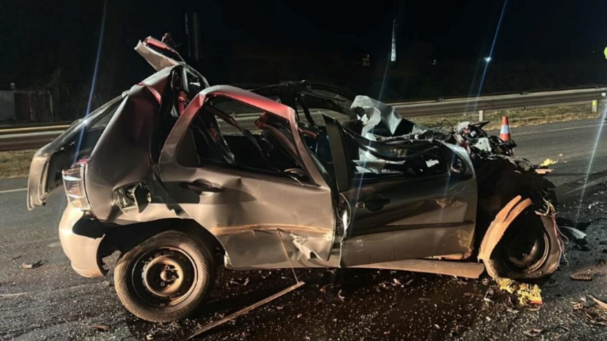 Imagem do carro após a batida