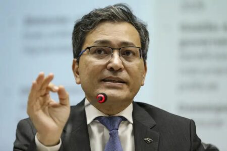 Sem citar Nikolas, Receita diz que campanha contra fiscalização do Pix ajudou o PCC Para secretário Robinson Barreirinhas, crime organizado