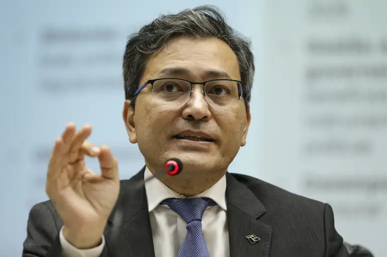 Sem citar Nikolas, Receita diz que campanha contra fiscalização do Pix ajudou o PCC Para secretário Robinson Barreirinhas, crime organizado