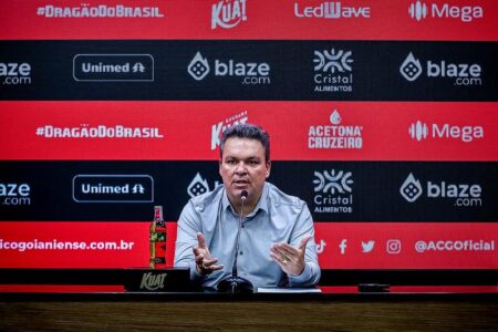 Adson Batista vê evolução no Atlético-GO e confia em virada no segundo turno da Série B