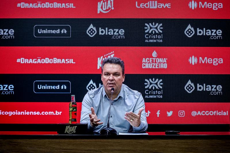 Adson Batista vê evolução no Atlético-GO e confia em virada no segundo turno da Série B