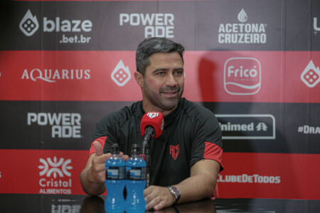 Rafael Lacerda lamenta chances perdidas, mas foca no próximo jogo