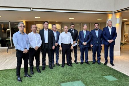 Caiado e governadores de direita reunidos no DF (Foto: Instagram)