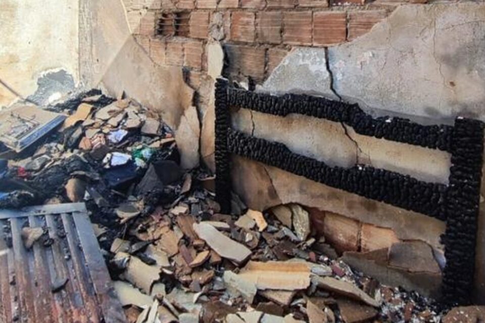 032c8a48 incendio Preso suspeito de atear fogo na casa da ex-companheira, em Trindade