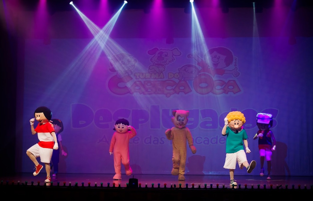 Teatro Madre Esperança Garrido recebe espetáculo infantil sobre brincadeiras fora das telas