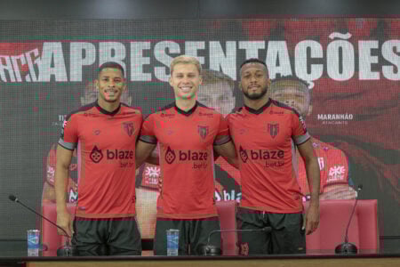 Atlético GO apresenta reforços para final da temporada