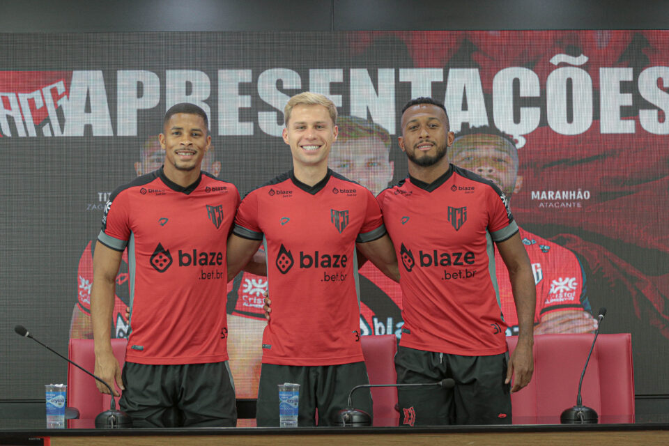 Atlético GO apresenta reforços para final da temporada
