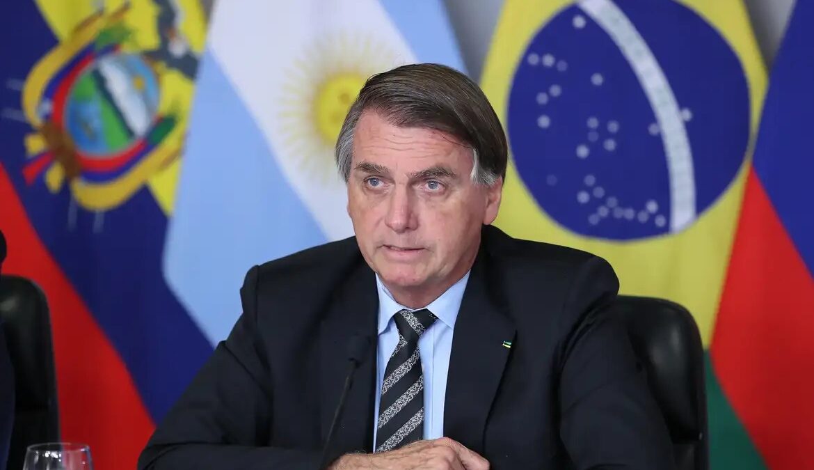 Anistia a Bolsonaro é rejeitada por 54% e aprovada por 39% proposta articulada no Congresso para livrar condenados do 8/1 e ex-presidente