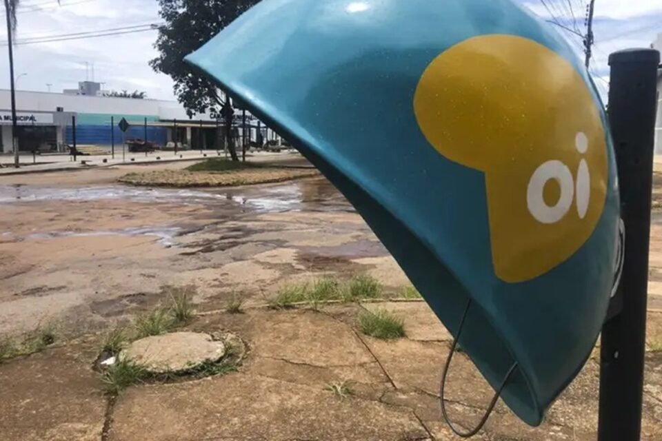 Oi pede desconto de 30% para pagar dívida com a Globo; veja o valor Briga começou quando a emissora acusou a Oi de interromper os repasses