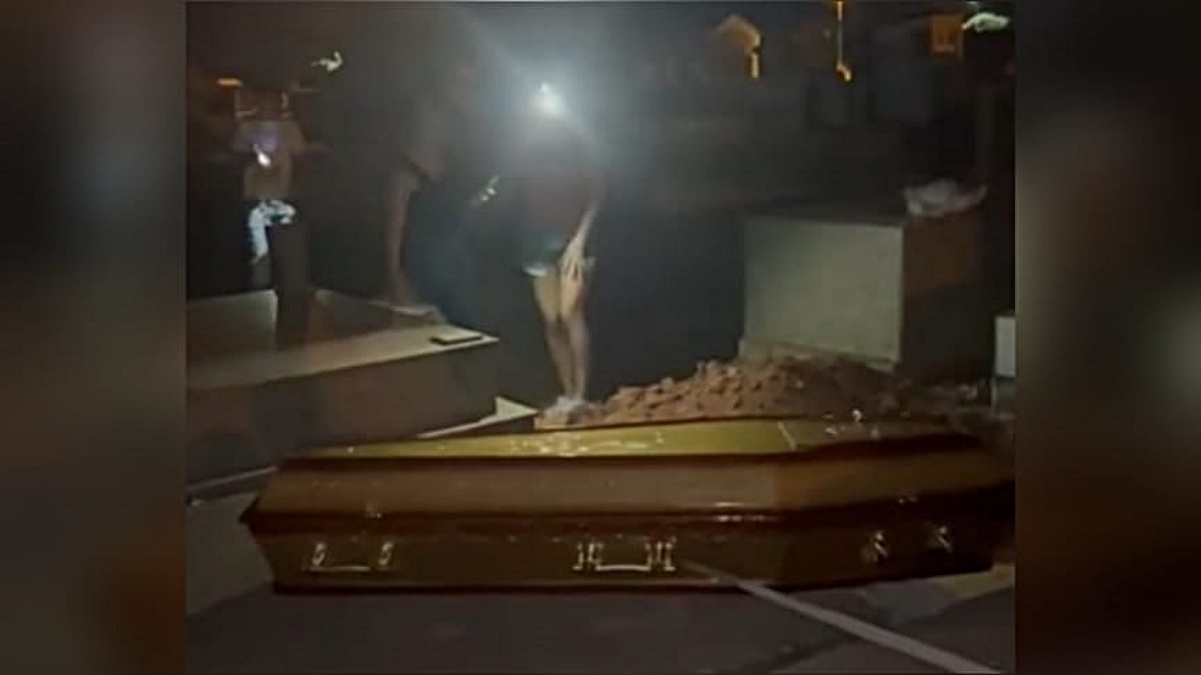 Família denuncia descaso após enterro de motorista atrasar por falta de coveiro (Foto: reprodução)