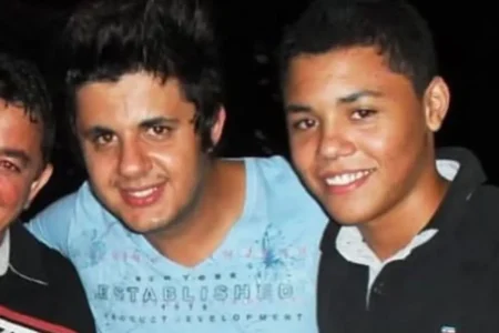 Irmão de Cristiano Araújo publica foto com cantor feita por IA; veja