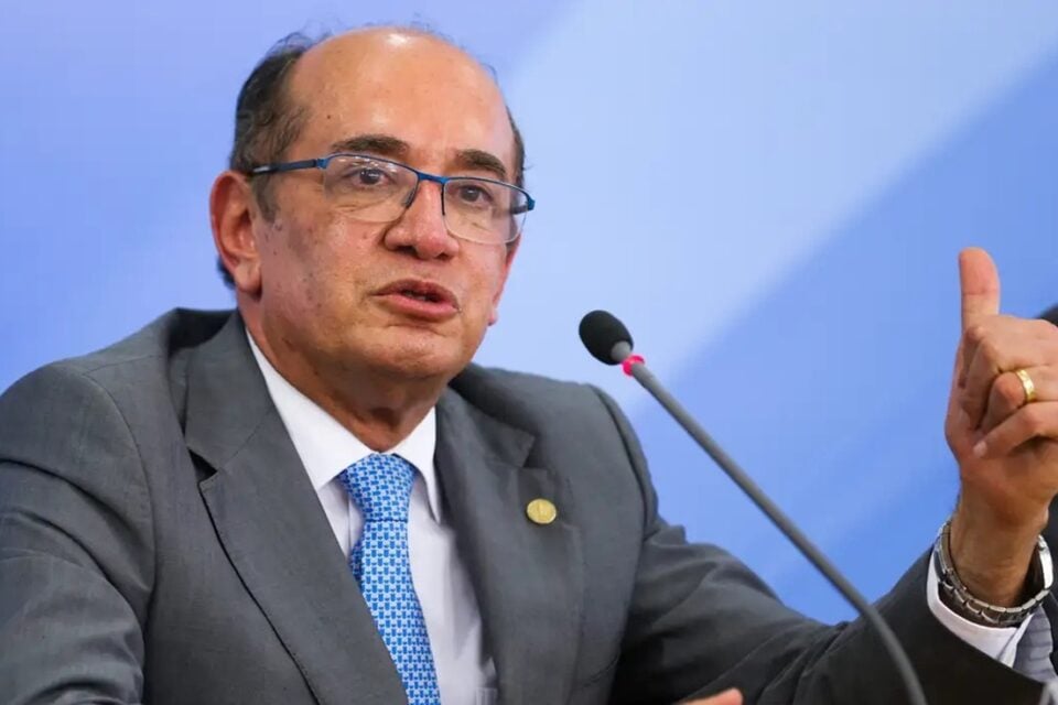 Gilmar Mendes decide que só PGR pode pedir impeachment de ministros do STF Decisão será levada para referendo do plenário