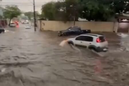 Forte chuva em Goiânia causou estragos em diversos pontos. (Foto: reprodução)