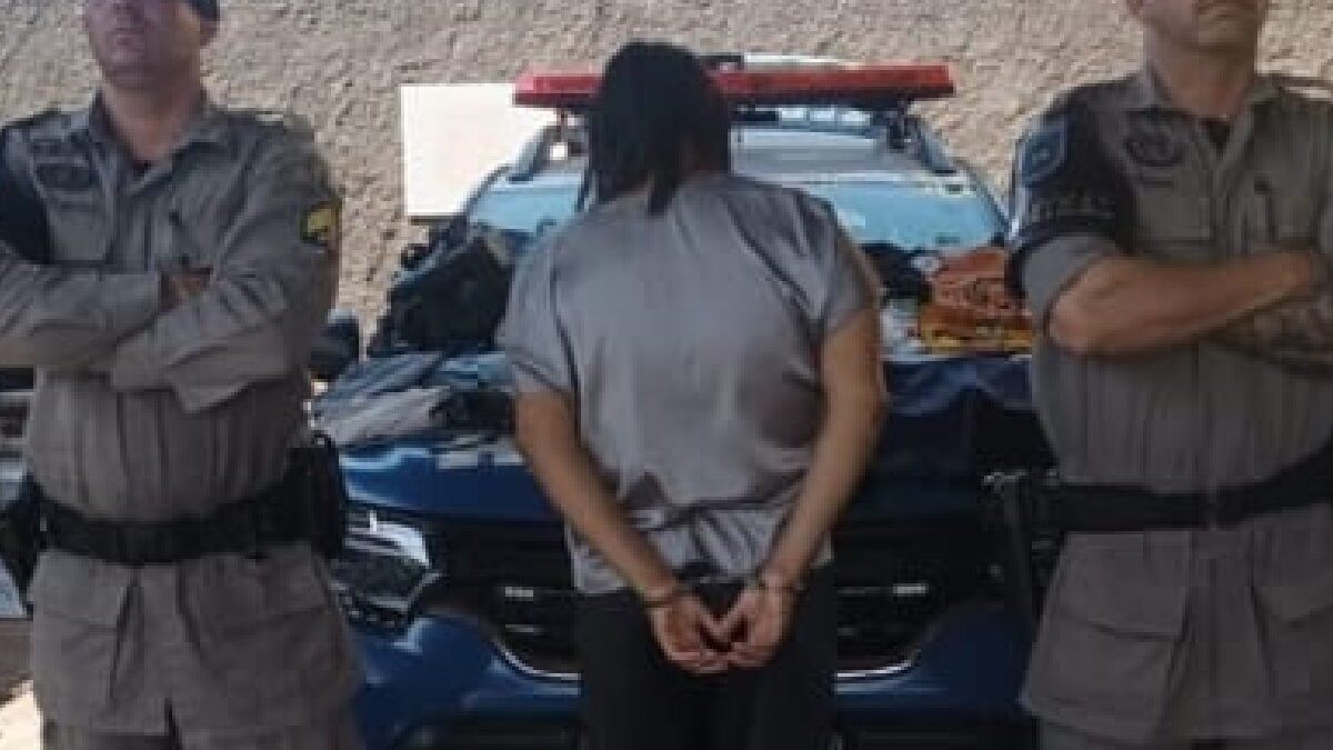 Mulher é presa após furtar mais de R$ 3 mil em roupas em shopping da Região da 44, em Goiânia